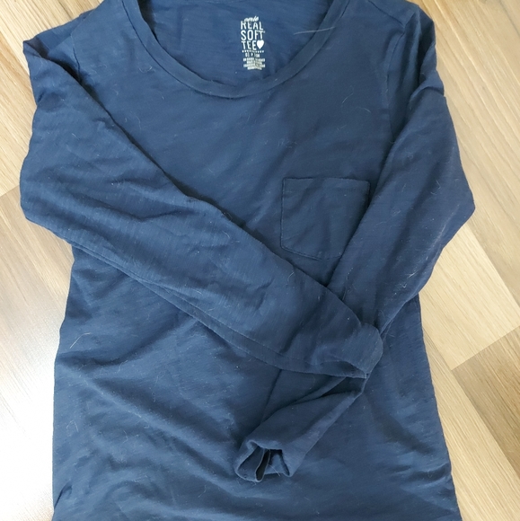 Aerie soft tee. 3/$15 - Picture 1 of 2